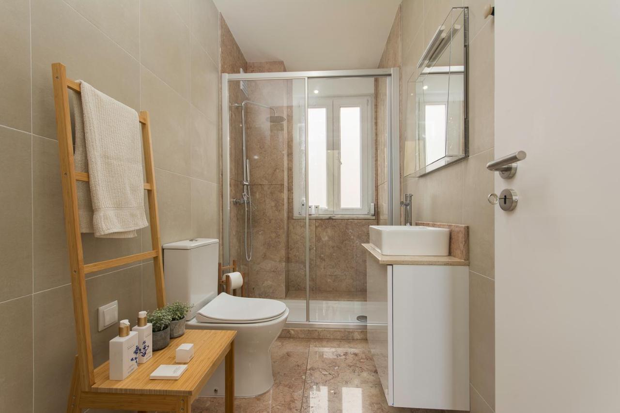 Charming Apartment For A Great Stay In Lisbona Esterno foto