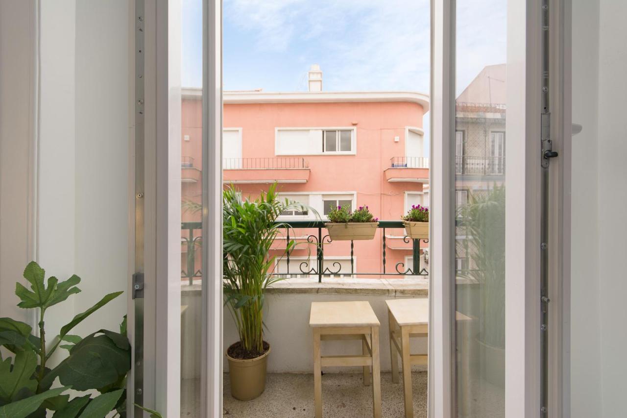 Charming Apartment For A Great Stay In Lisbona Esterno foto