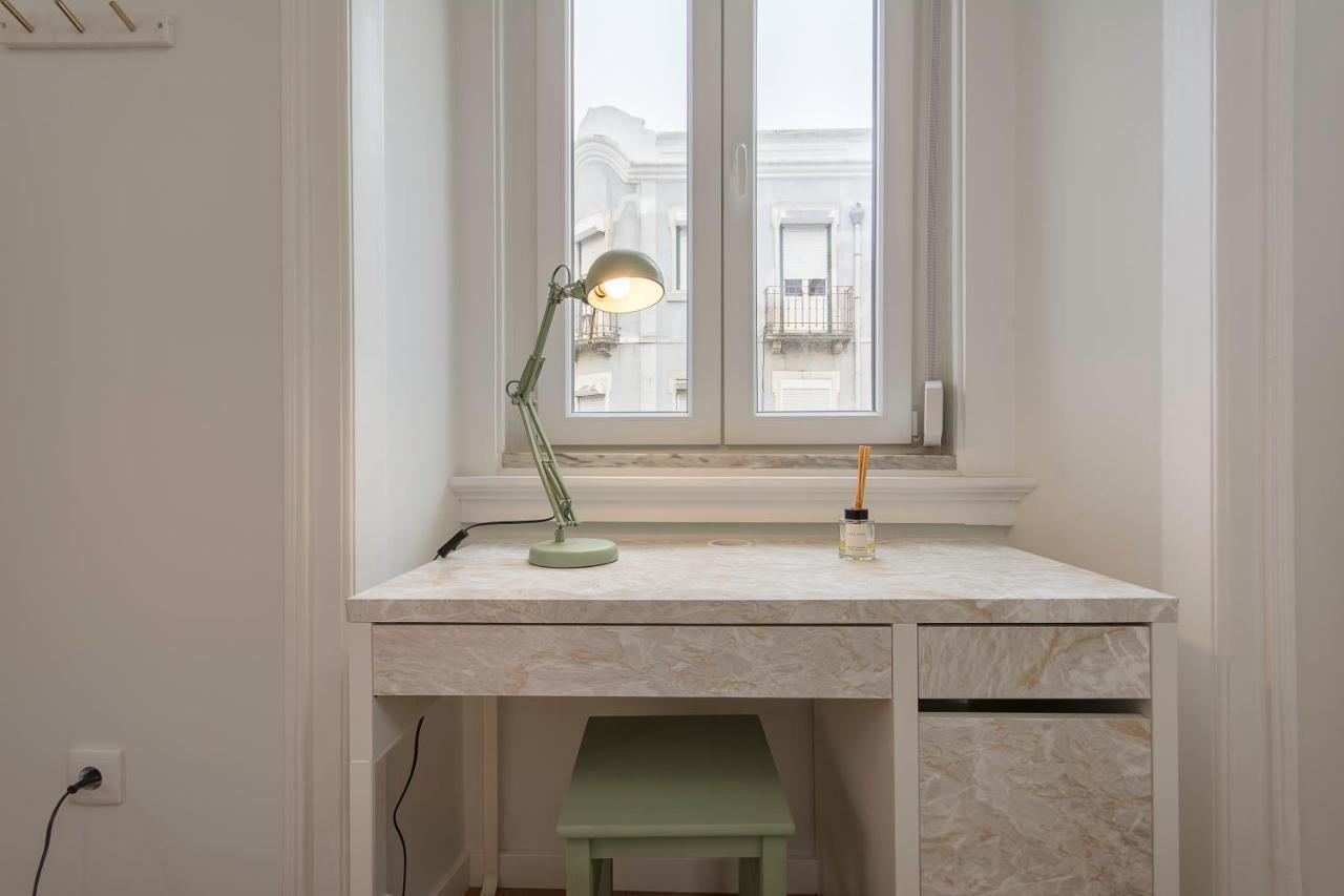 Charming Apartment For A Great Stay In Lisbona Esterno foto