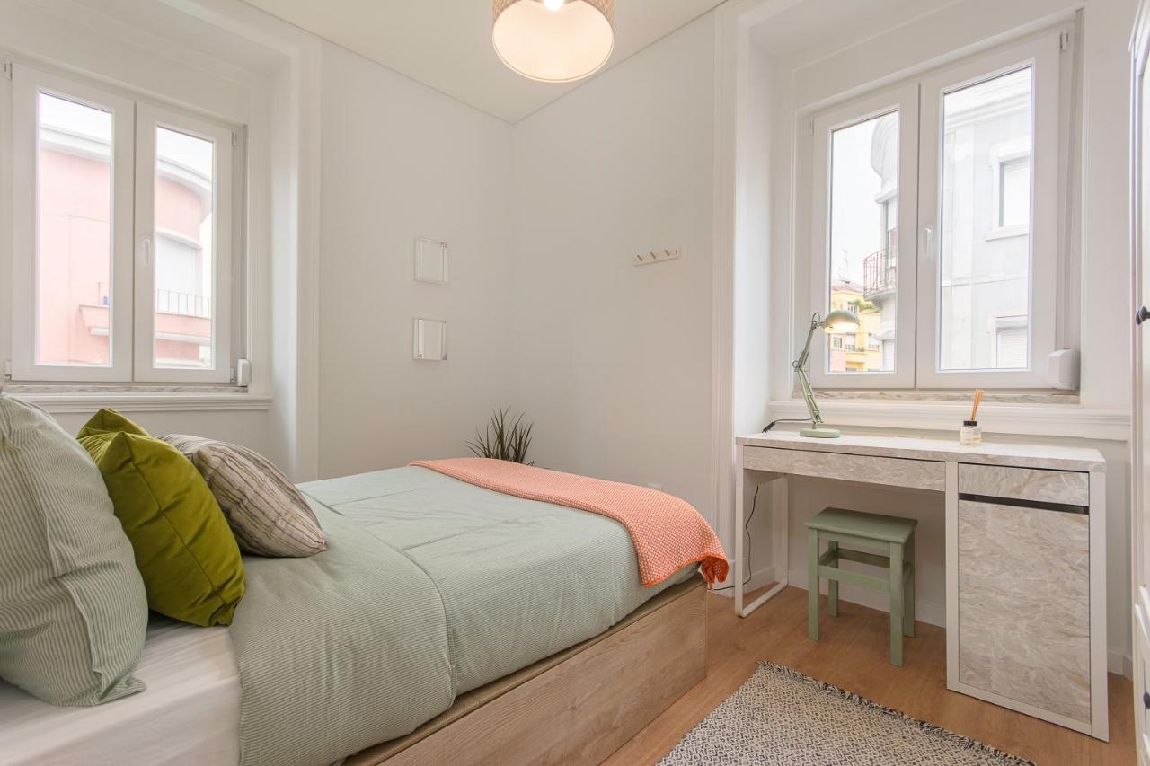 Charming Apartment For A Great Stay In Lisbona Esterno foto